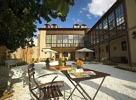 Real Casa De Tepa